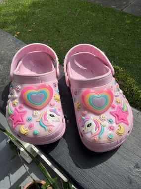 Light up, water safe! Pink Kids' Unicorn Clog Sandals - Cute Heart & Star Decor